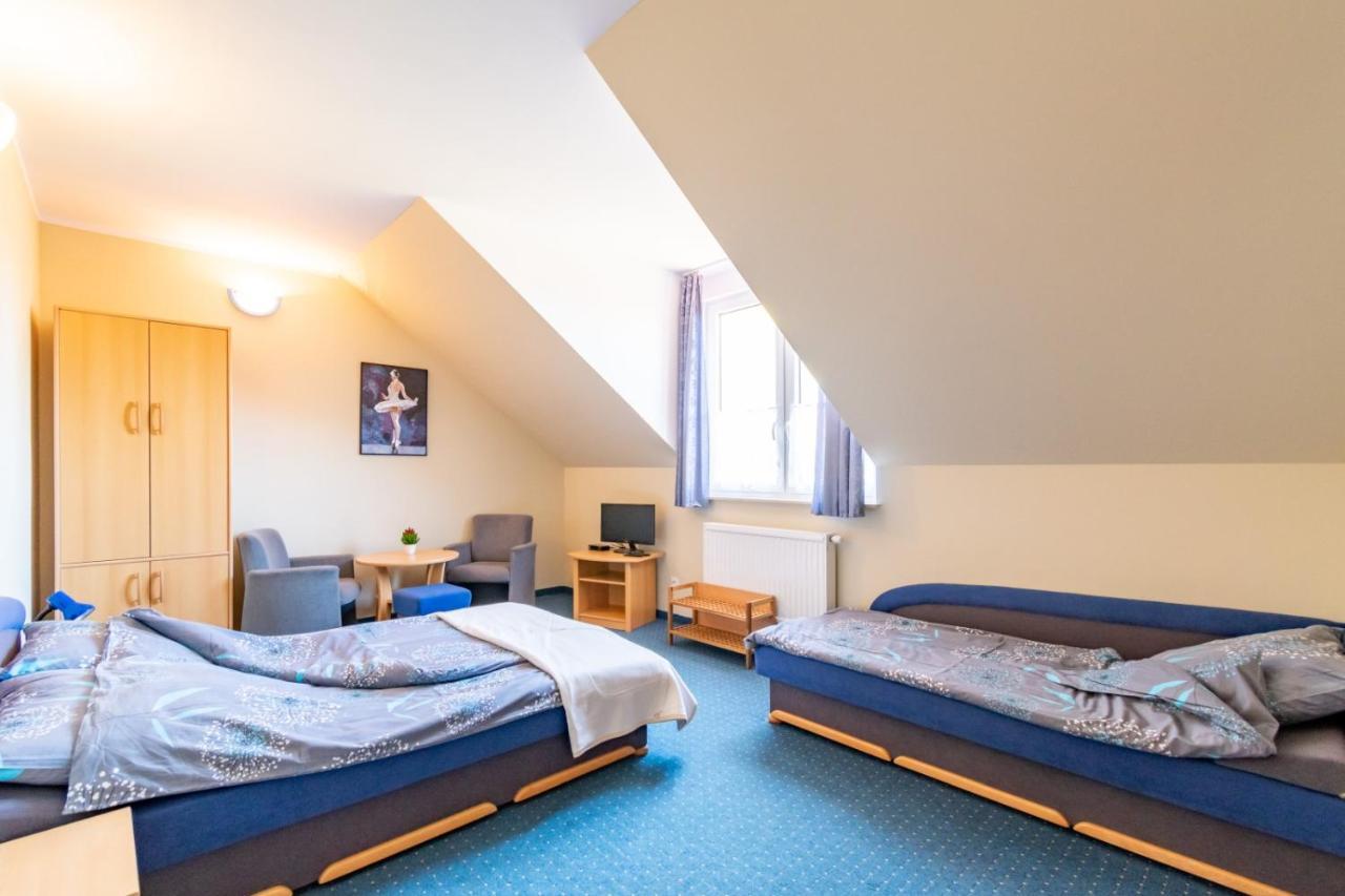 Pod Platanem Hotel Rowy  Bagian luar foto