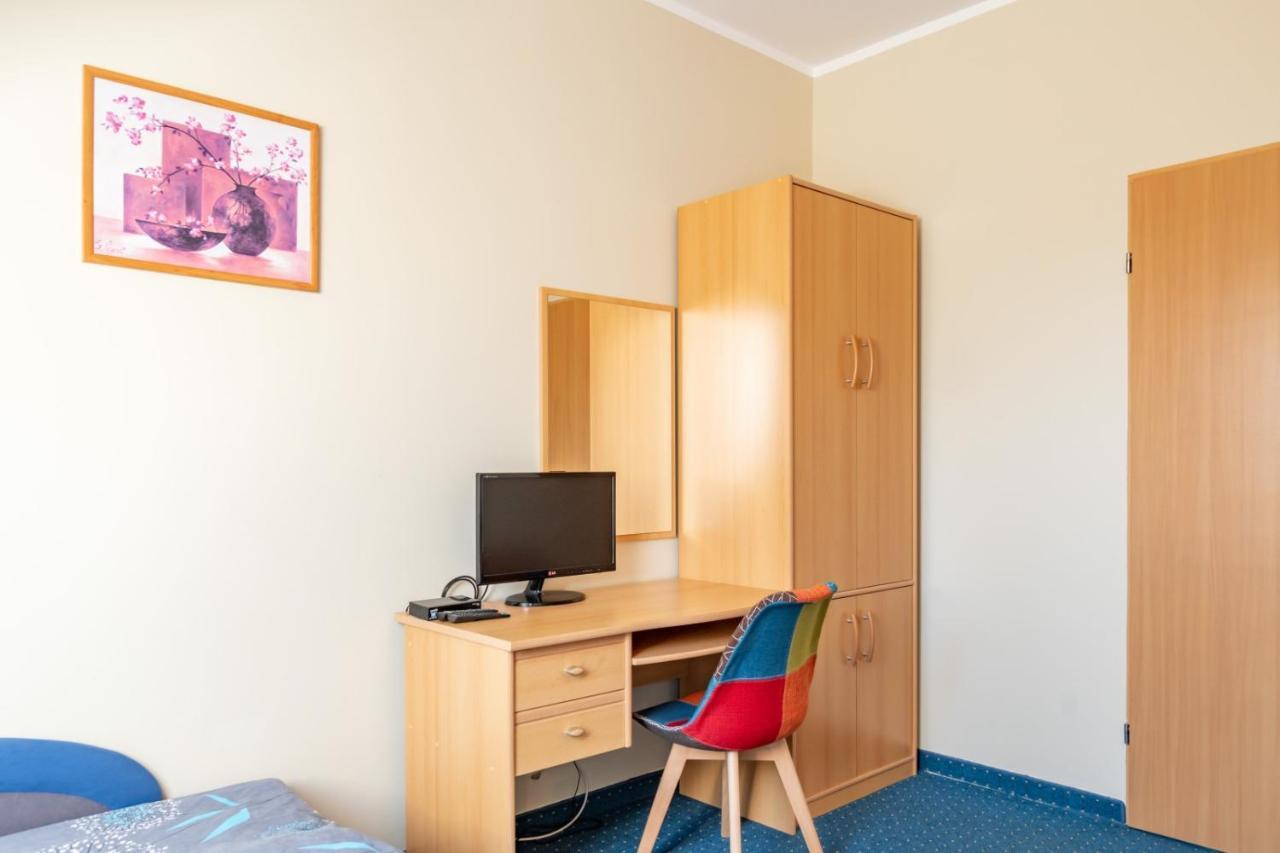 Pod Platanem Hotel Rowy  Bagian luar foto