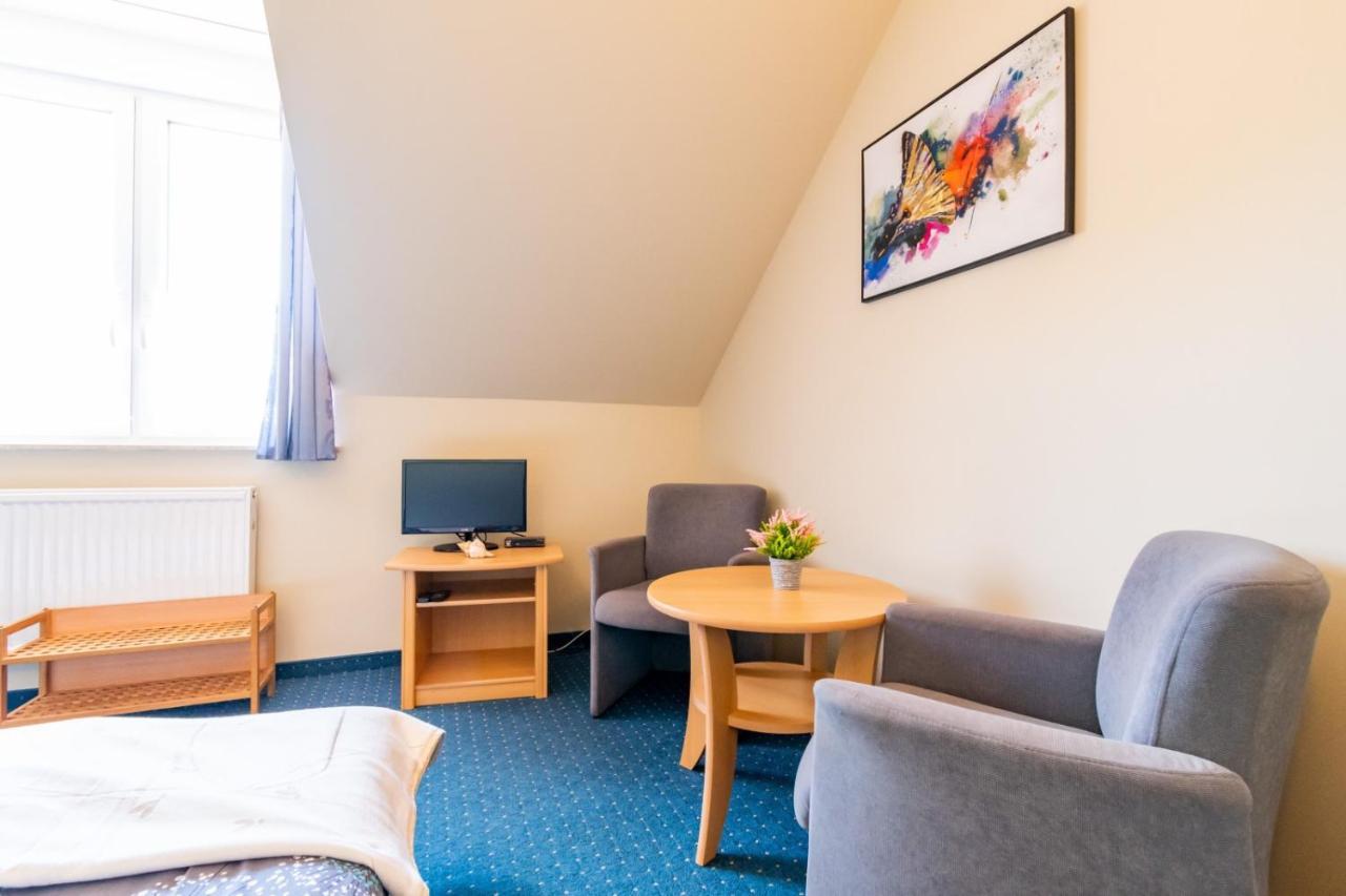 Pod Platanem Hotel Rowy  Bagian luar foto