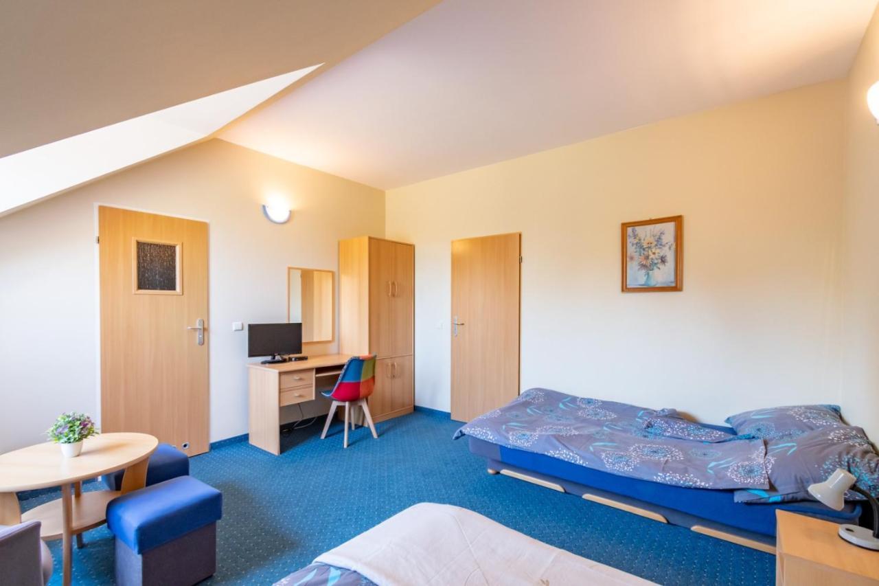 Pod Platanem Hotel Rowy  Bagian luar foto