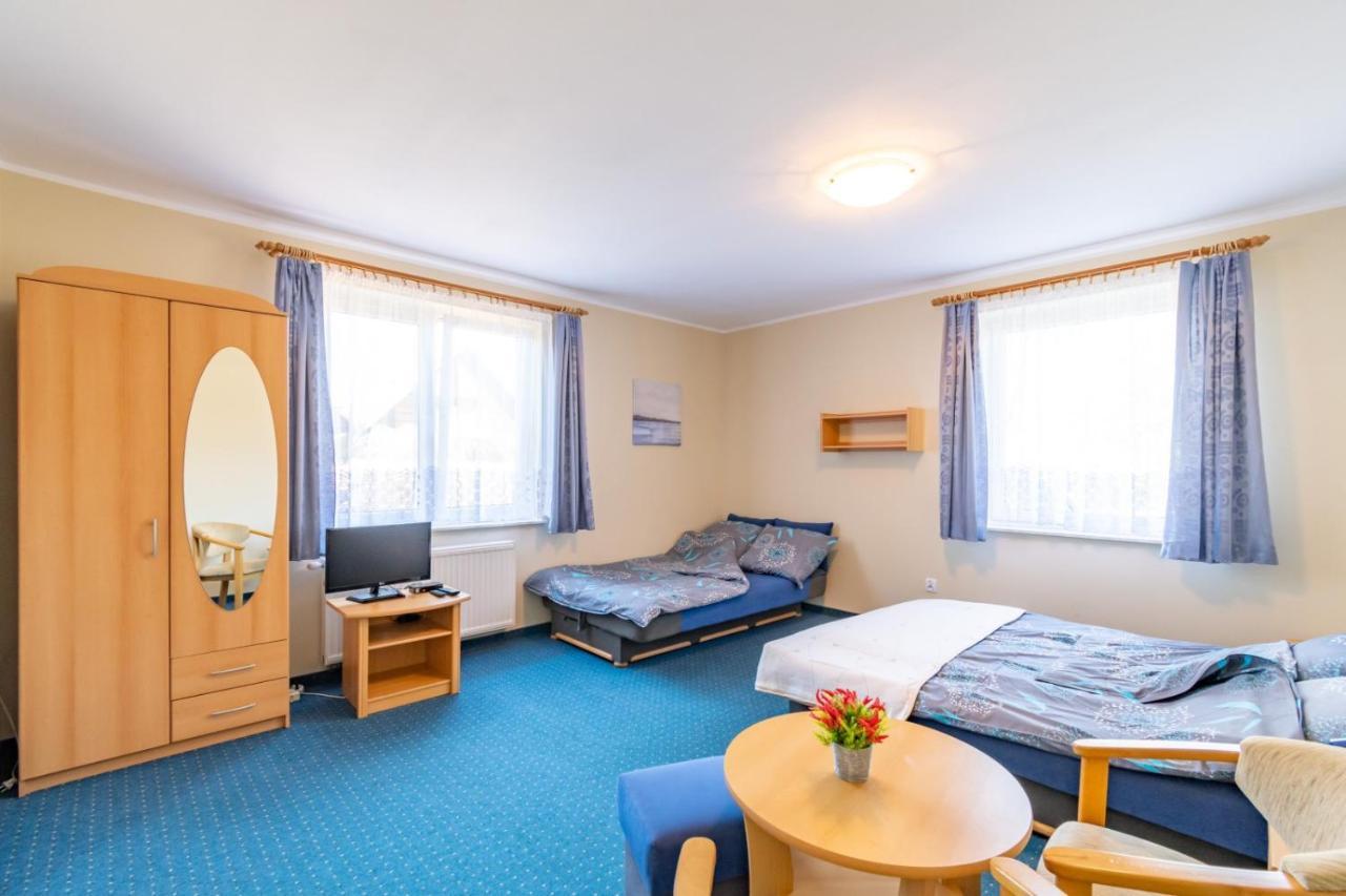 Pod Platanem Hotel Rowy  Bagian luar foto